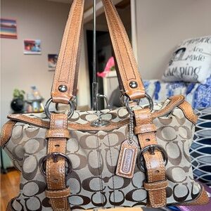 Coach Chelsea Signature Turn Lock Satchel Shoulder Tote Handbag.